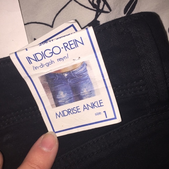 NWT Black Distressed Mid-Rise Skinny Ankle Jeans - Picture 7 of 7